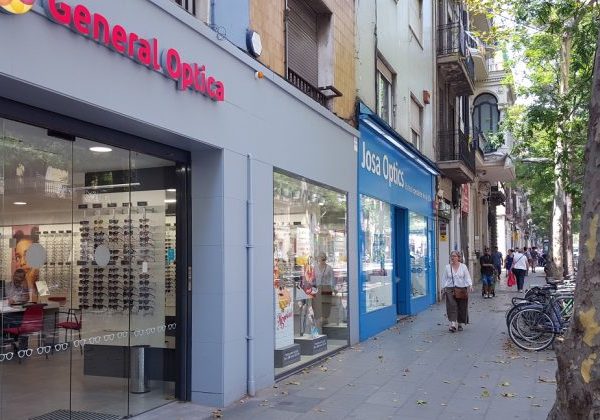 Establecimientos de óptica en barcelona. FOTO: Modaengafas.com