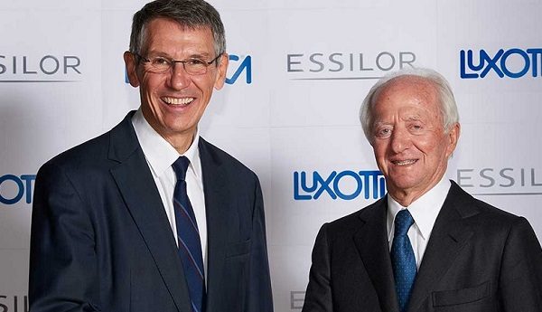 Hubert Sagnières, consejero delegado de Essilor, y Leonardo Del Vecchio, presidente de Luxottica