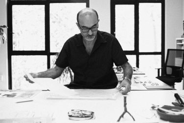 Xavier García, en su estudio de diseño en Barcelona.