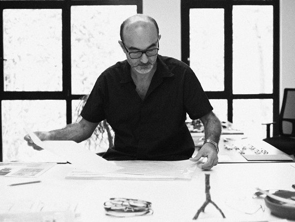 Xavier García, en su estudio de diseño en Barcelona.