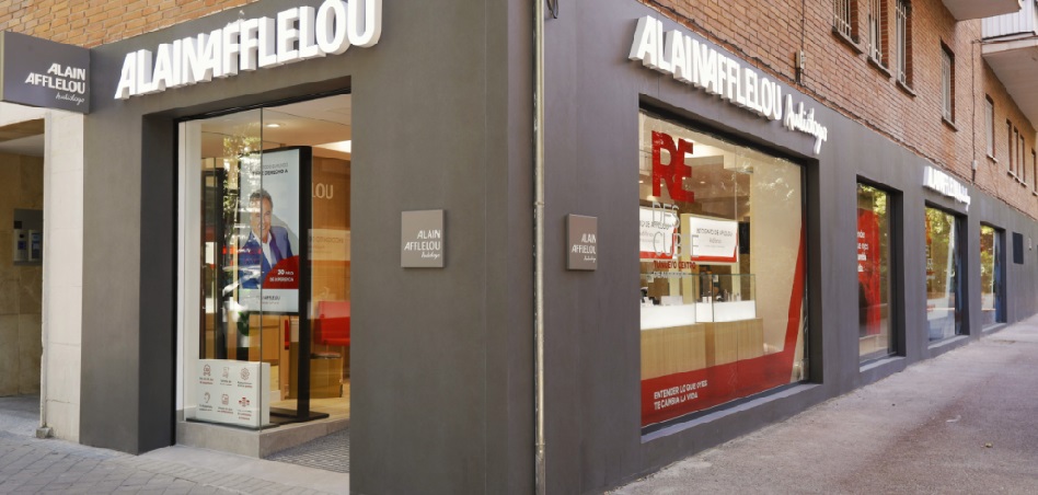 Alain Afflelou prevé contar con 200 centros de audiología en España en 2026