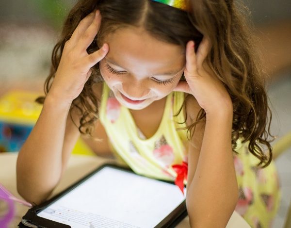 Síndrome Visual Informático por el uso intensivo de pantallas. Modaengafas.com