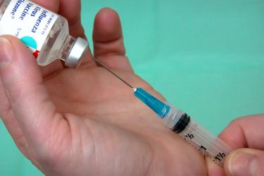 Los ópticos valencianos deben ponerse la tercera dosis de la vacuna contra la covid