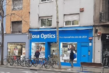 Josa Optics ha concentrado la actividad en Sants en su local histórico.