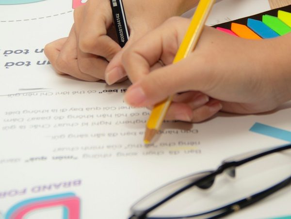 La miopía se puede ralentizar con la orto-k. Modaengafas.com
