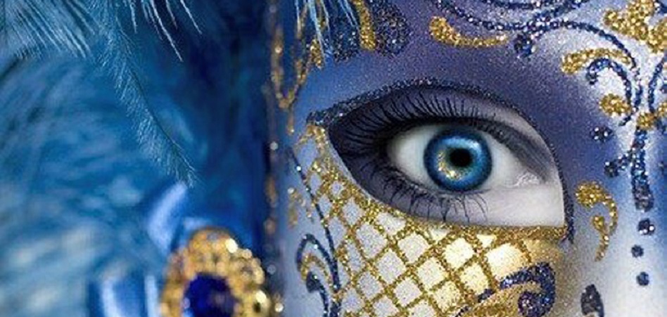 Las lentillas cosméticas se usan en los disfraces de Carnaval. Modaengafas.com