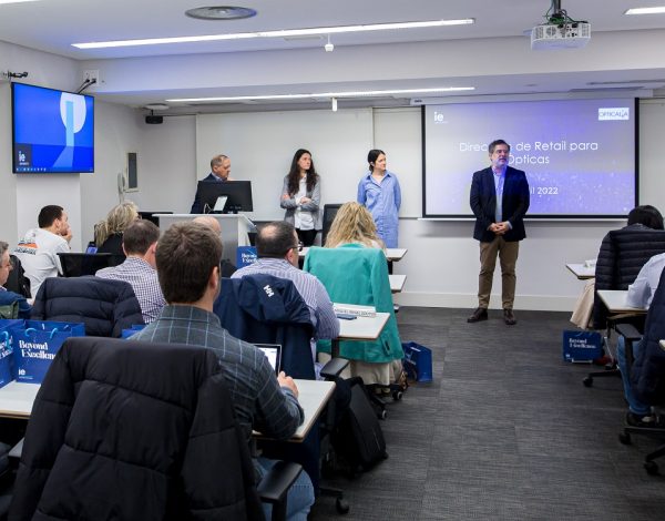 Opticalia finaliza su primer programa de formación con IE University