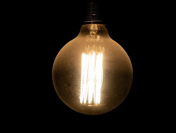 El Gobierno da luz al plan de choque energético que también afecta al comercio