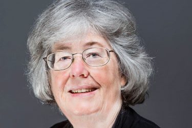 Ann E. Elsner, una experta en investigaciones sobre la retina, recibe el máximo galardón de la AAO