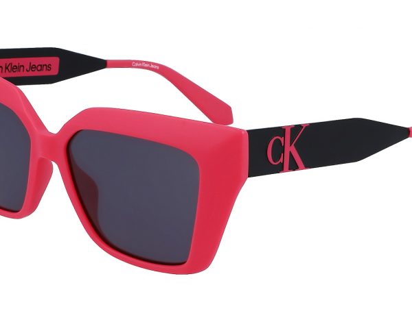 Calvin Klein Jeans Eyewear irrumpe en otoño con la gama Iconic Monogram