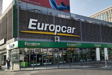 Europcar ayudará a sus trabajadores a comprar gafas graduadas, lentillas o audífonos, según su último convenio colectivo