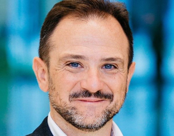 director global de servicios profesionales sobre la gestión de la miopía