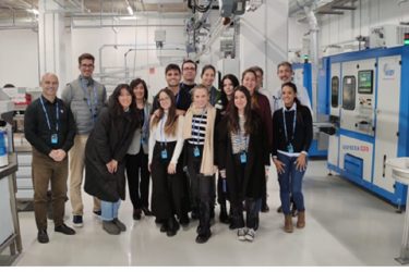 Industrias de Óptica Prats estrecha sus lazos con ‘la academia’ al recibir la visita de los alumnos del CEU San Pablo
