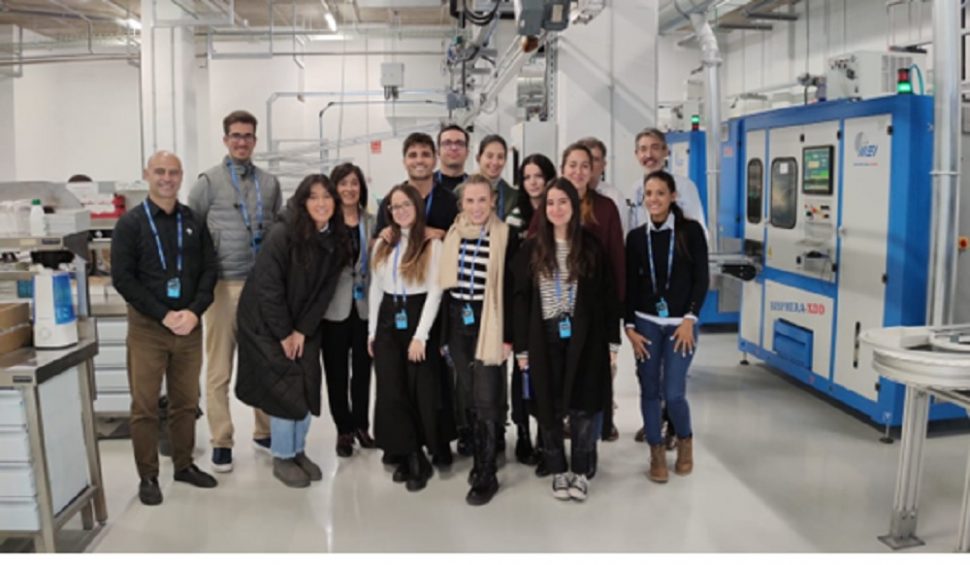Industrias de Óptica Prats estrecha sus lazos con ‘la academia’ al recibir la visita de los alumnos del CEU San Pablo