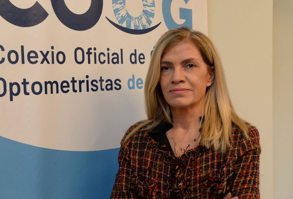 Esther Amaro Quireza, la mujer que se ha propuesto llevar a los ópticos gallegos a la sanidad pública