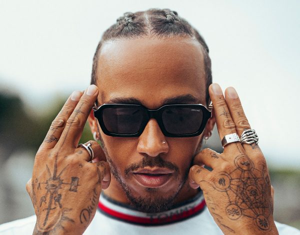 De Rigo se vuelve a subir al F-1 de Mercedes con las gafas Police