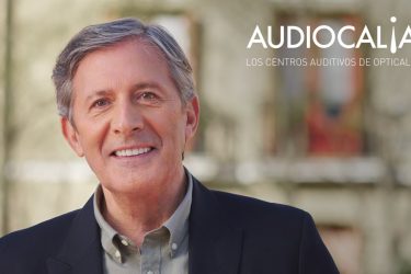 Opticalia ficha al periodista Jesús Álvarez como imagen de su negocio de audiología
