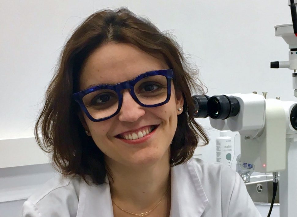 Laura Batrés es óptico-optometrista, PhD en optometría y visión, investigadora y profesora en la Universidad Complutense de Madrid