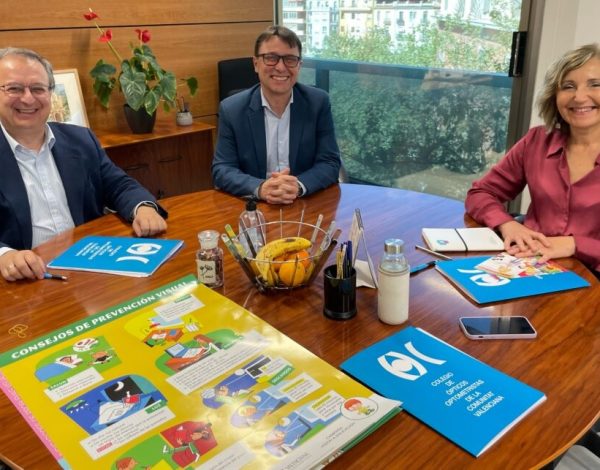 Los ópticos valencianos aumentan la presión ante las autoridades para lograr su acceso a la sanidad pública