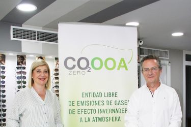 Blanca Fernández decana-presidenta del Coooa, junto a Francisco Agenjo, colegiado colaborador de ClimateTrade.