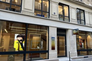 Fachada de la tienda de Design Eyewear Group en París.