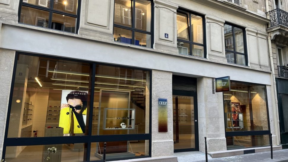 Fachada de la tienda de Design Eyewear Group en París.