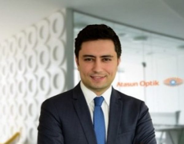 Umut Çölmek Iberia Cluster CFO de Essilorluxottica. FOTO: RRSS