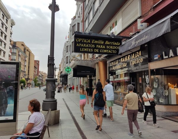 ópticas en la ciudad de León, España.