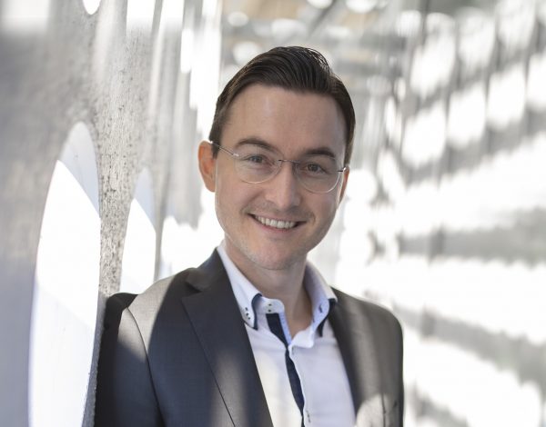 Michael Schmied, director de marketing de Silhouette.