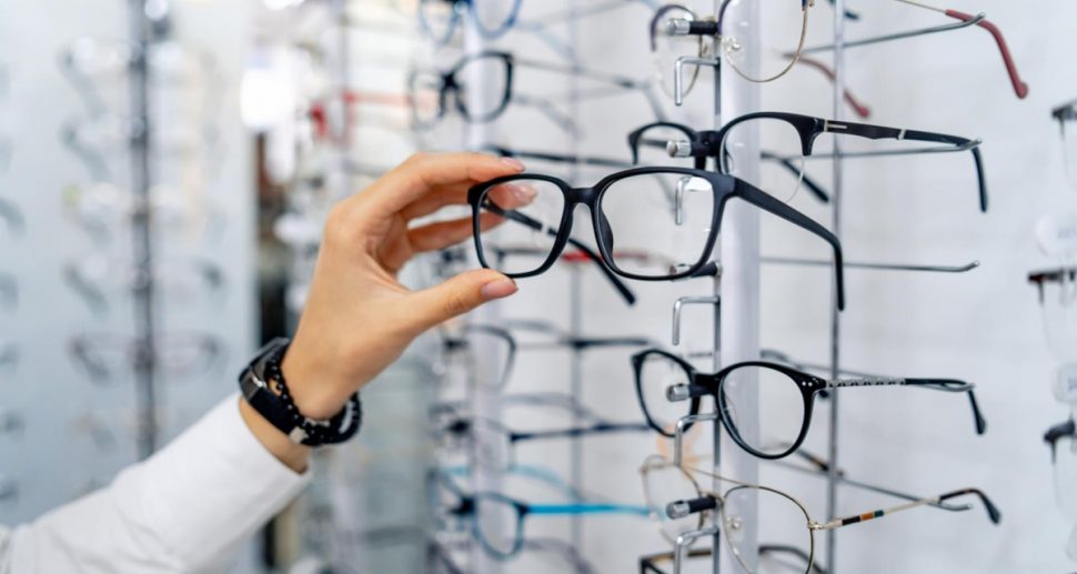 La Comunidad de Madrid da luz verde a las ayuda de 55 euros para comprar las gafas a los menores de 14 años