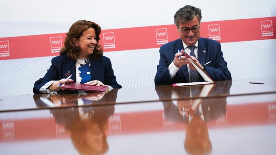 El CNOO y la Comunidad de Madrid firman el convenio de los 55 euros de ayuda en la compra gafas graduadas para menores de 14 años