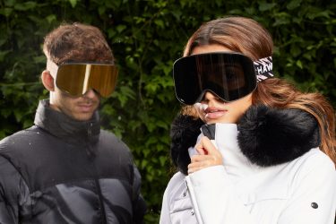 Hawkers refuerza su relación con el piloto de Fórmula 1 Pierre Gasly a través del lanzamiento de las Artik Big, unas gafas de alto rendimiento para la nieve.