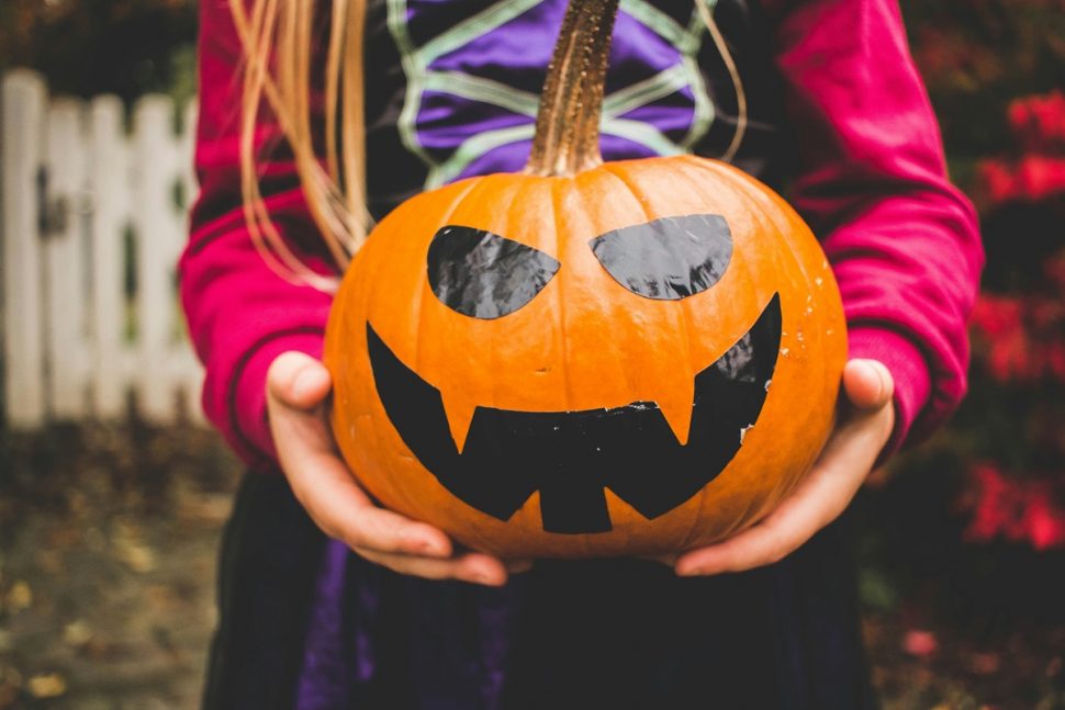 Halloween y el uso de las lentes cosméticas