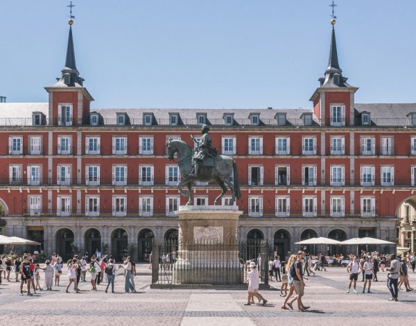 España recibe 64,3 millones de turistas en los ocho primeros meses de 2024, la cifra más alta de la historia en ese periodo