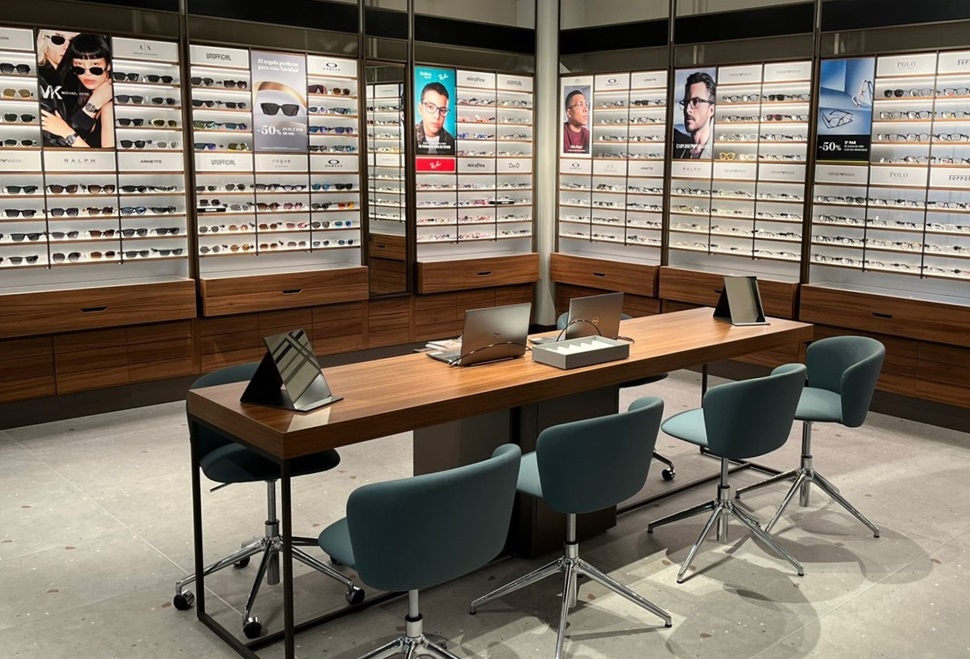 Essilorluxottica potencia su retail en el País Vasco con la apertura de un centro de Óptica 2000