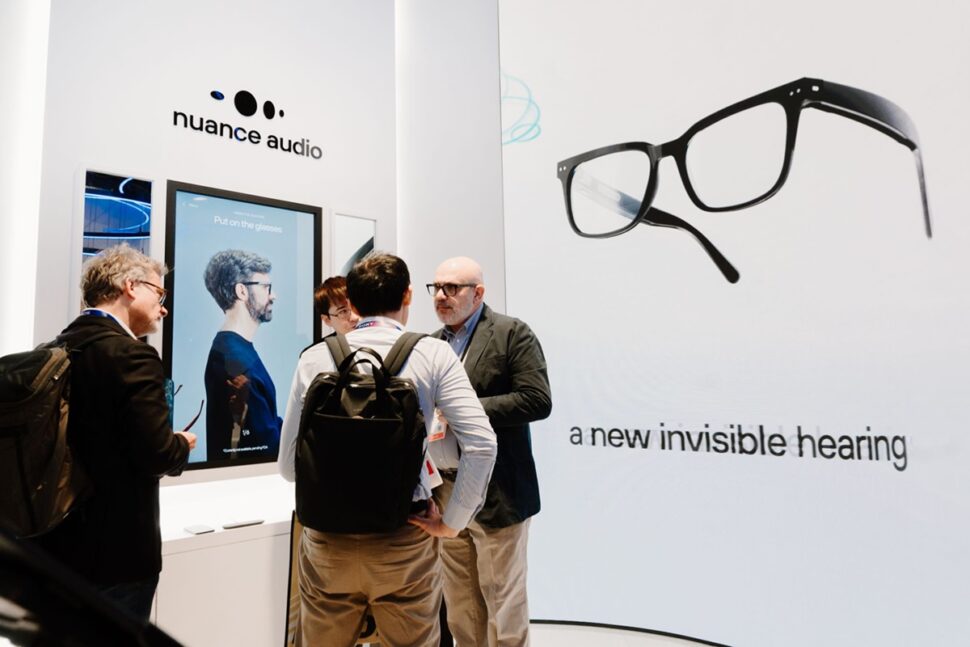 Essilorluxottica ‘calienta’ el mercado mundial de la audiología con Nuance Audio