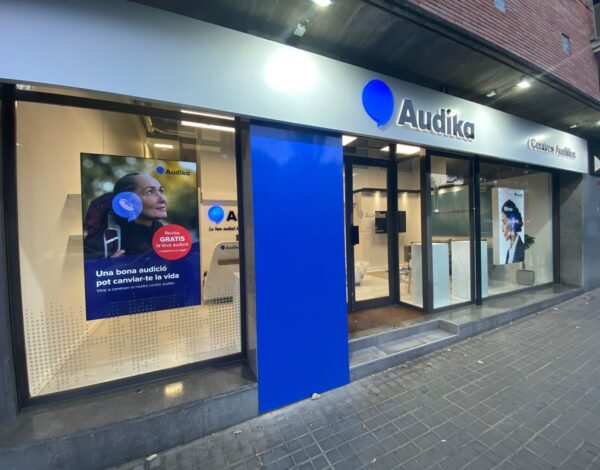 Audika es la cadena de audífonos en Demant