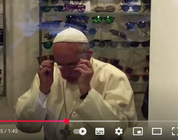 El Papa Francisco, el cliente de Ottica Spiezia