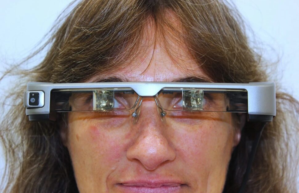 Un visor de realidad aumentada devuelve autonomía a pacientes con retinosos pigmentaria