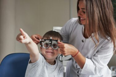 Guía para hacer un examen optométrico de la visión completo, según el Consejo Europeo de Optometría y Óptica