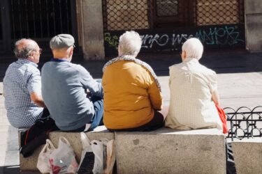 El 75% de personas con discapacidad auditiva tiene 65 años