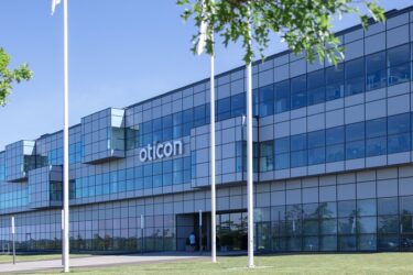 demant debde Oticon medical