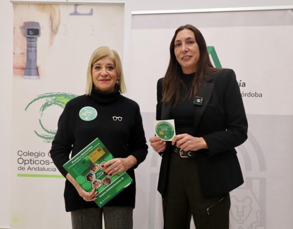 Andalucía amplía cuatro años los descuentos ópticos para mayores con la Tarjeta Junta 65