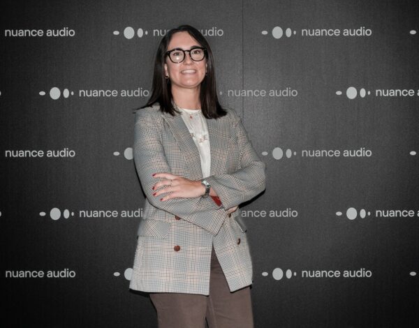 Essilorluxottica impulsa Nuance Audio en España con formación para audioprotesistas