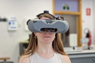 Vóptica valida unas gafas optoeléctricas para simular resultados de cirugía ocular