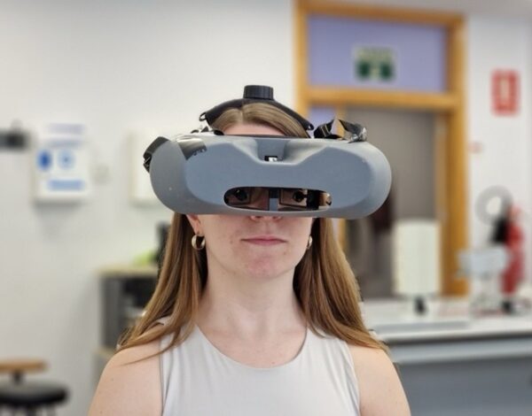 Vóptica valida unas gafas optoeléctricas para simular resultados de cirugía ocular