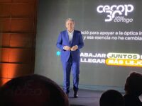 Cecop está de aniversario. El grupo fundado y liderado por Jorge Rubio cumple 30 años con una red de 6.000 ópticas asociadas en seis países —España, Brasil, Italia, Portugal, Reino Unido y Alemania— y una estructura internacional que suma 60 partners globales.